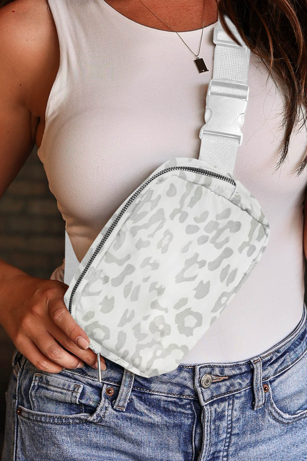 White leopard print breed breast bag 20*5*14 cm