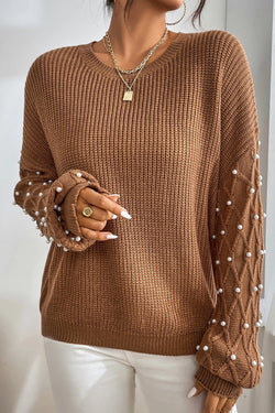 Chestnut sweater with round neck and pearl-embellished dropped shoulders