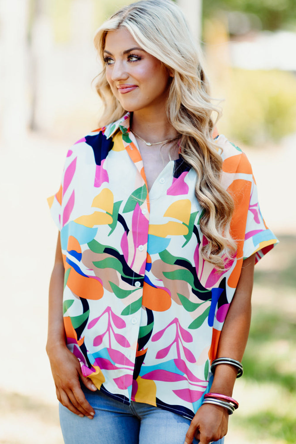 Chemise à manches courtes multicolore à imprimé feuilles abstraites-A WOMAN WE LOVE