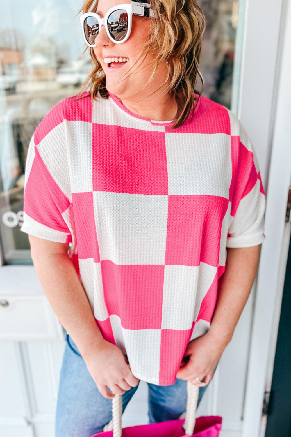 T-shirt blanc à damier texturé à col rond et grande taille *