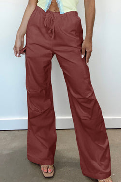 Pantalon cargo à jambe large avec cordon de serrage de couleur unie rouge minéral