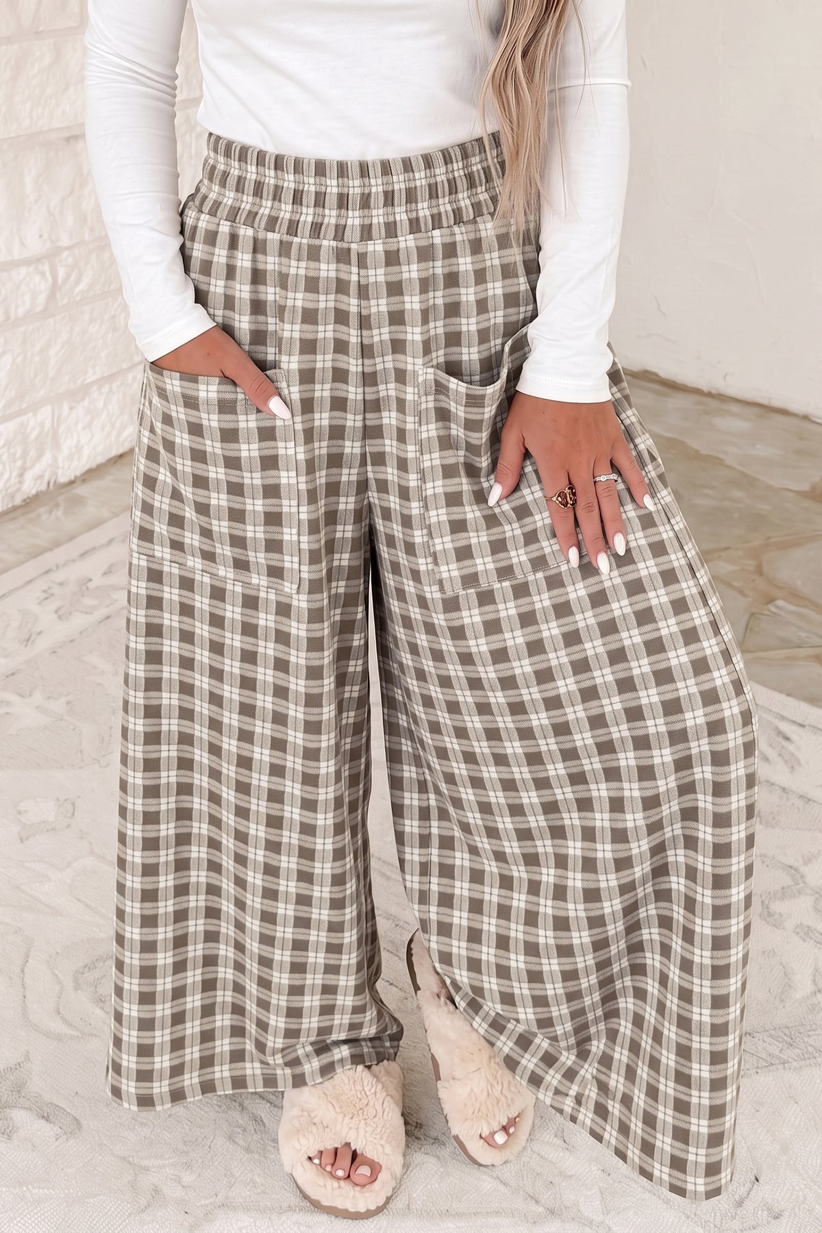 Pantalon large à carreaux, taille haute élastiquée et poches plaquées