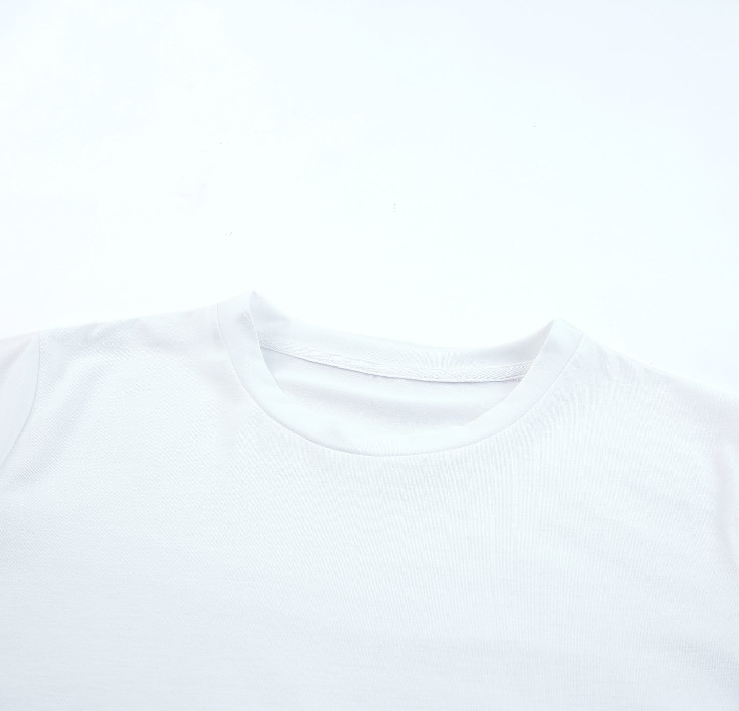 Camiseta de cuello de color sólido blanco