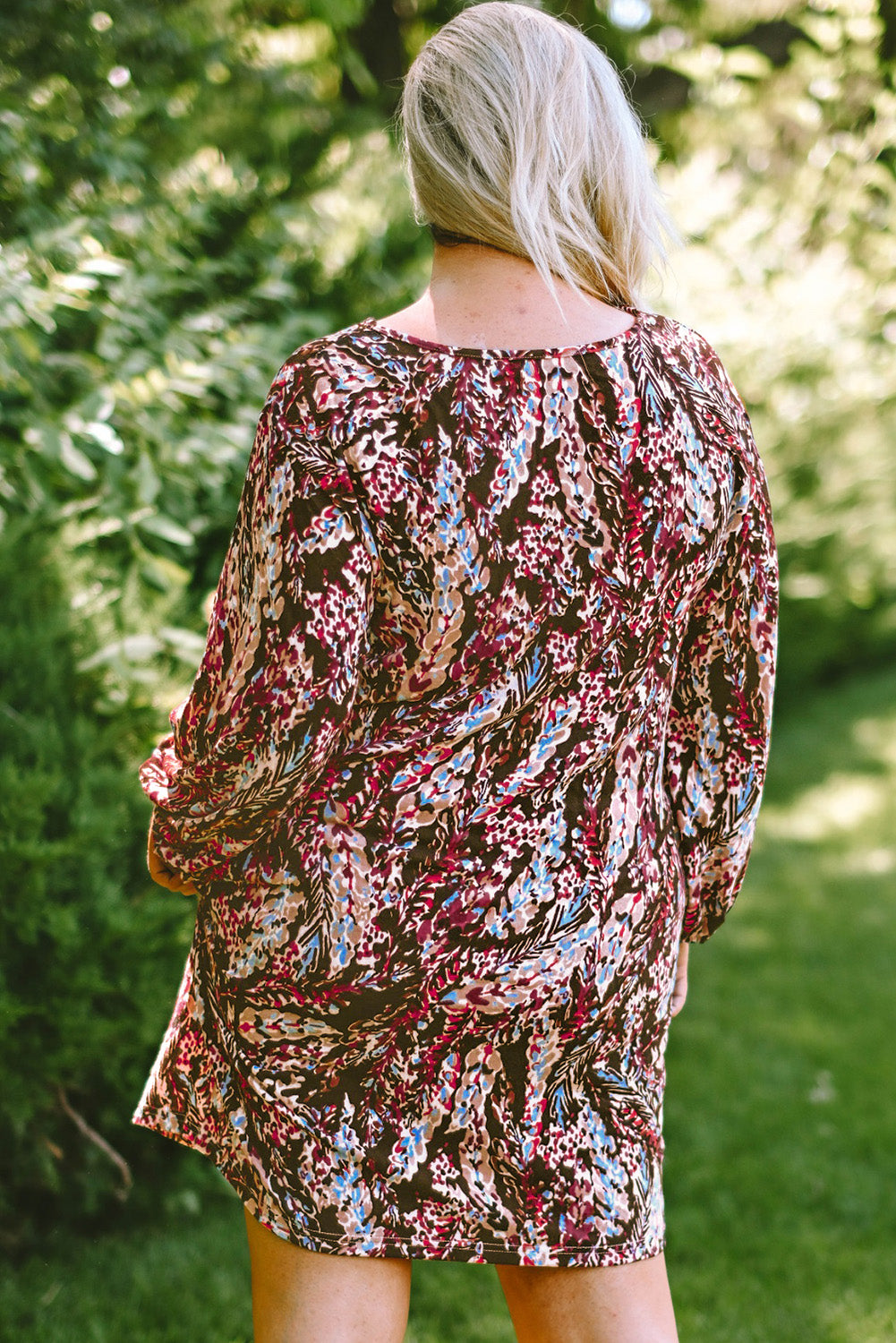 Vestido de estampado floral de talla grande roja ardiente