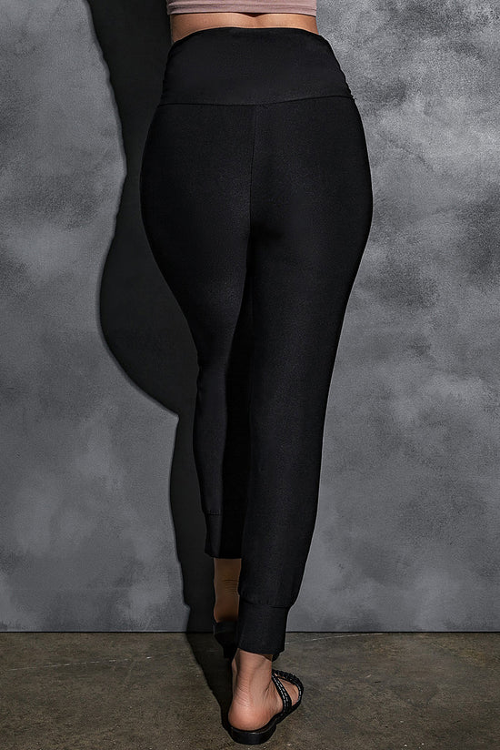 Black high waisted leggings with pleated pocket