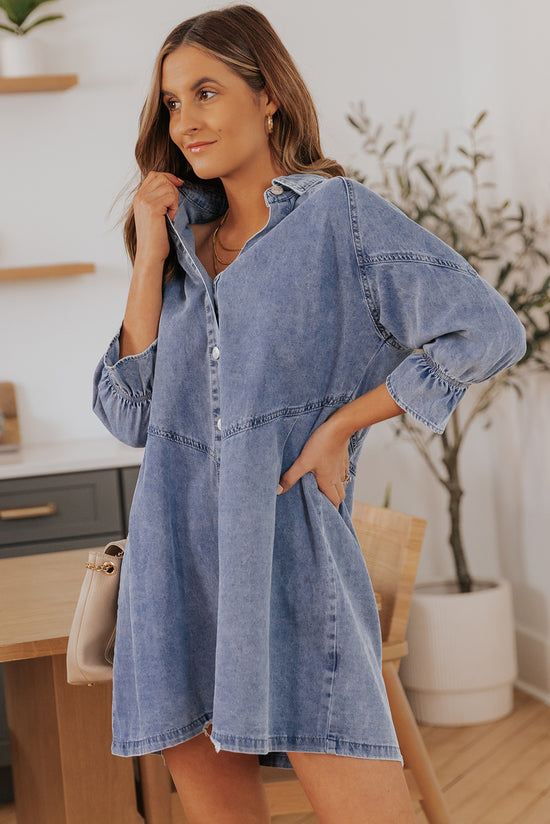 Mini-robe en jean boutonnée à manches longues bleu ciel