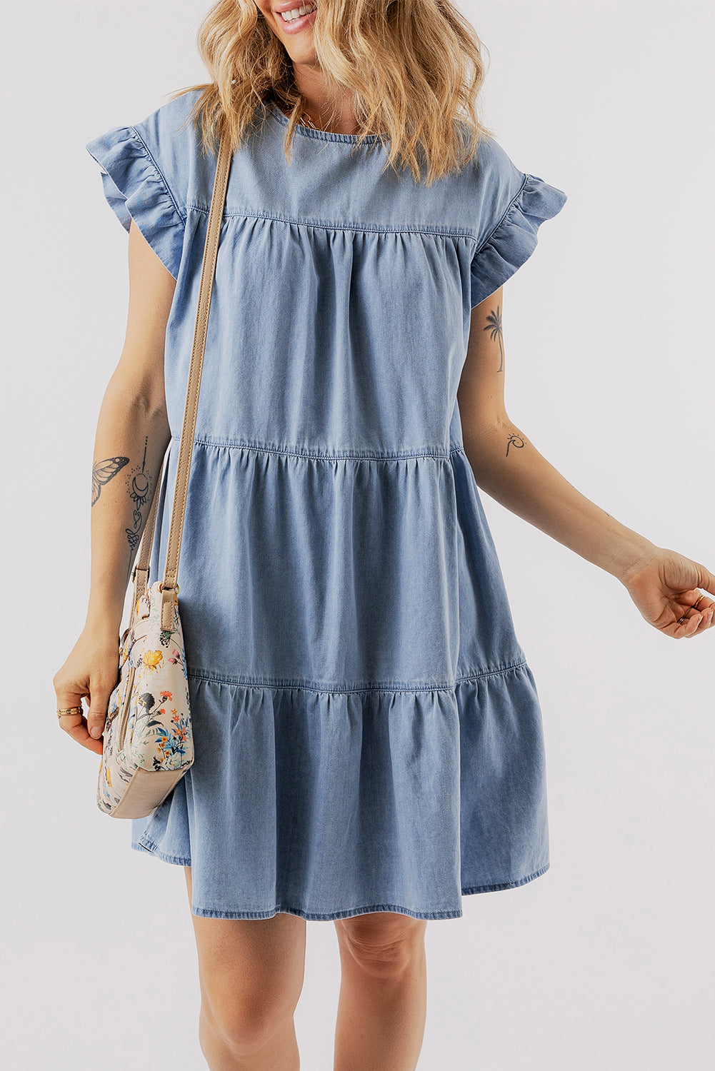 Robe en jean trapèze à volants et manches courtes Beau Blue