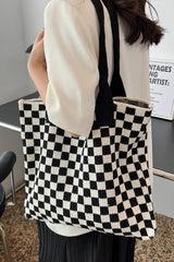 Grand sac cabas noir en maille à motif damier