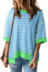 Camiseta alta e inferior con rayas azul cielo, borde contrastante de gran tamaño, costuras expuestas
