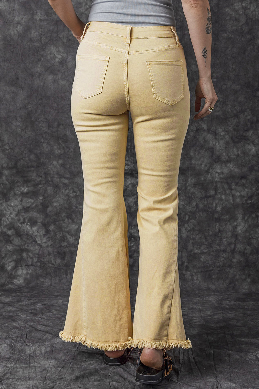 Khaki flared jeans with raw edges, medium size