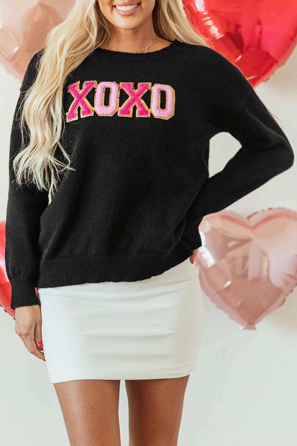 Pull décontracté à col rond imprimé pailleté XOXO noir