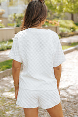 Ensemble haut texturé blanc à col fendu et short à cordon de serrage-A WOMAN WE LOVE