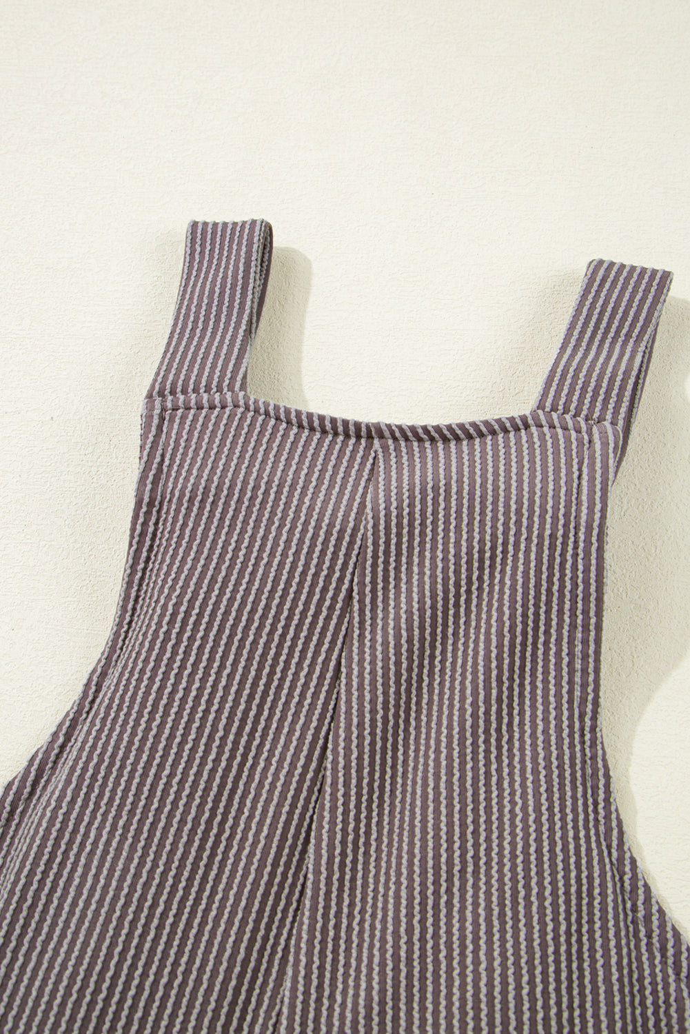 Ample overalls with adjustable straps *