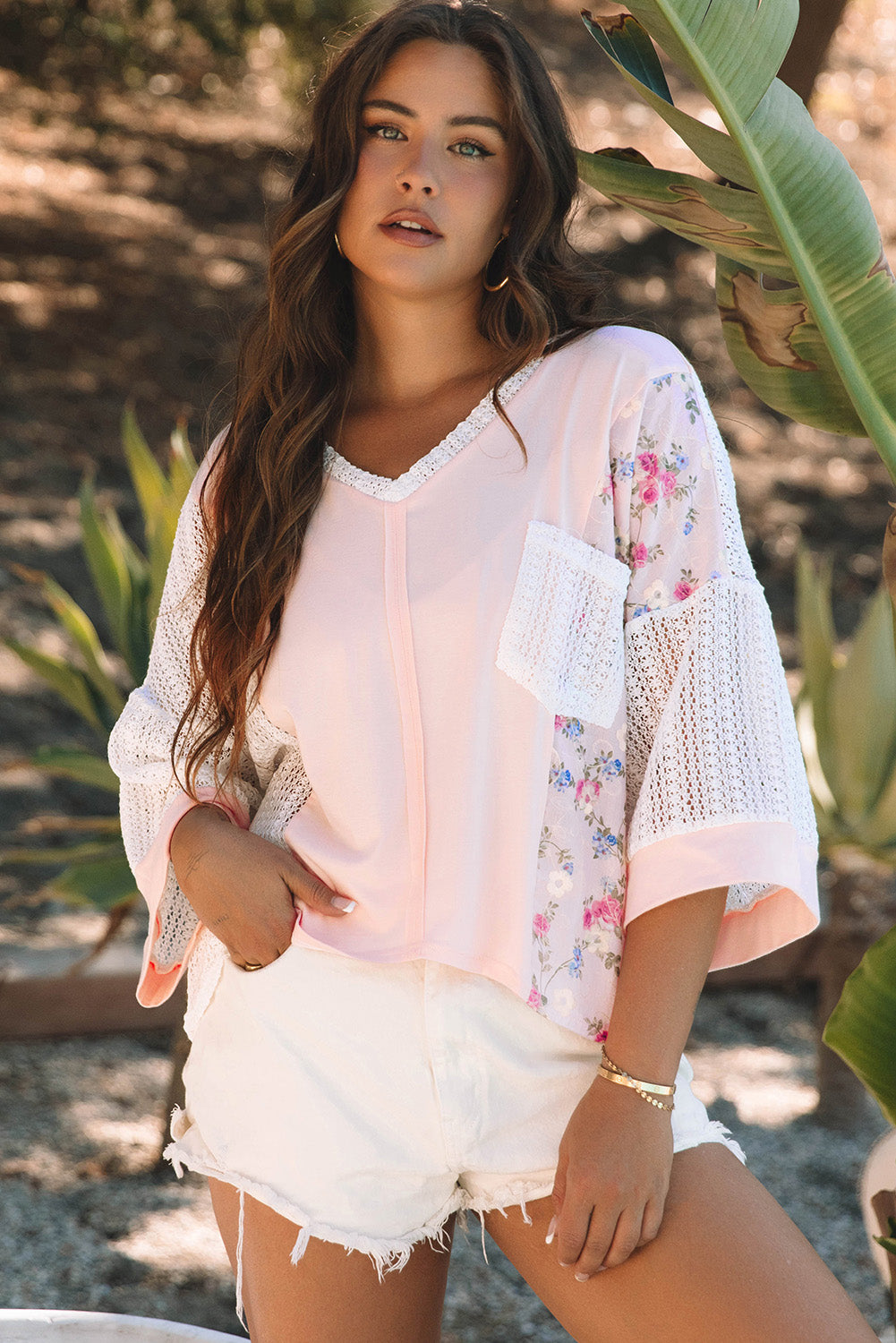 Chemisier à manches chauve-souris en dentelle florale *-A WOMAN WE LOVE