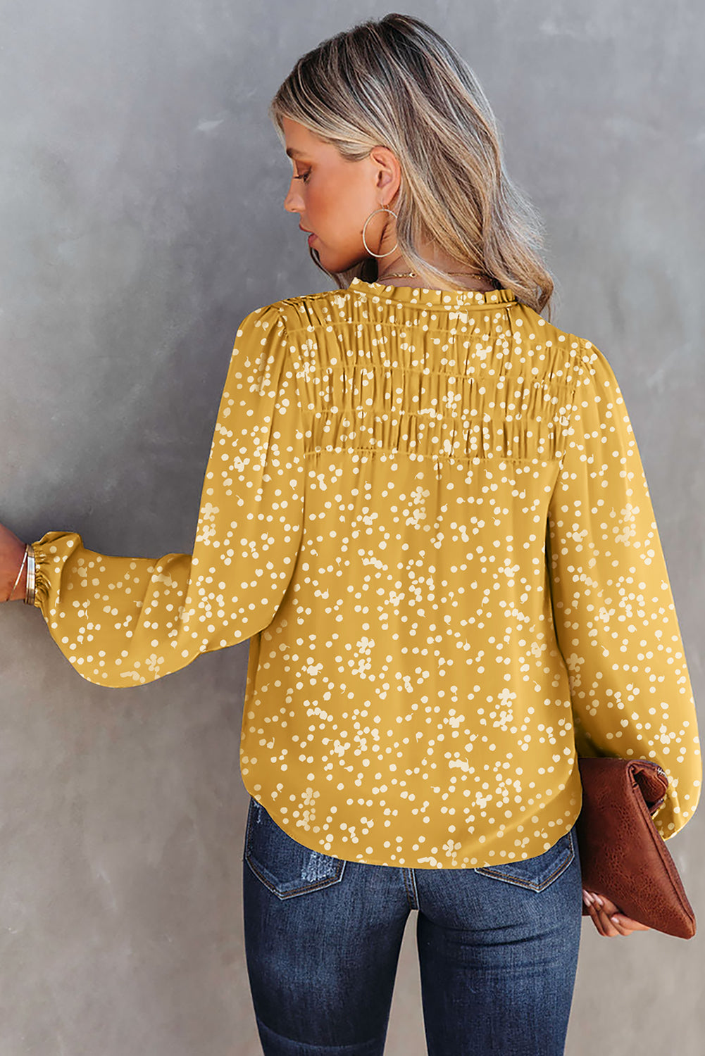 Blusa de arrugado estampado de otoño de color amarillo dividido