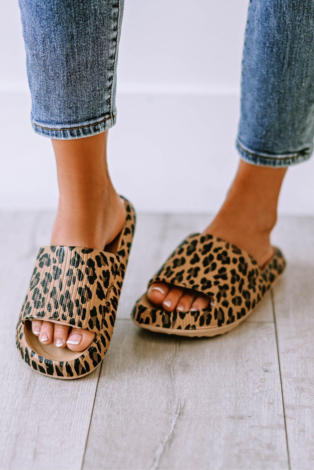 Leopardo Impresión espesa Slip en zapatillas