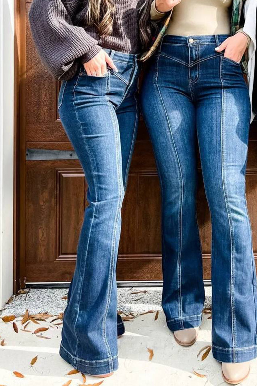 High wave flared jeans with pocket and seams sewn