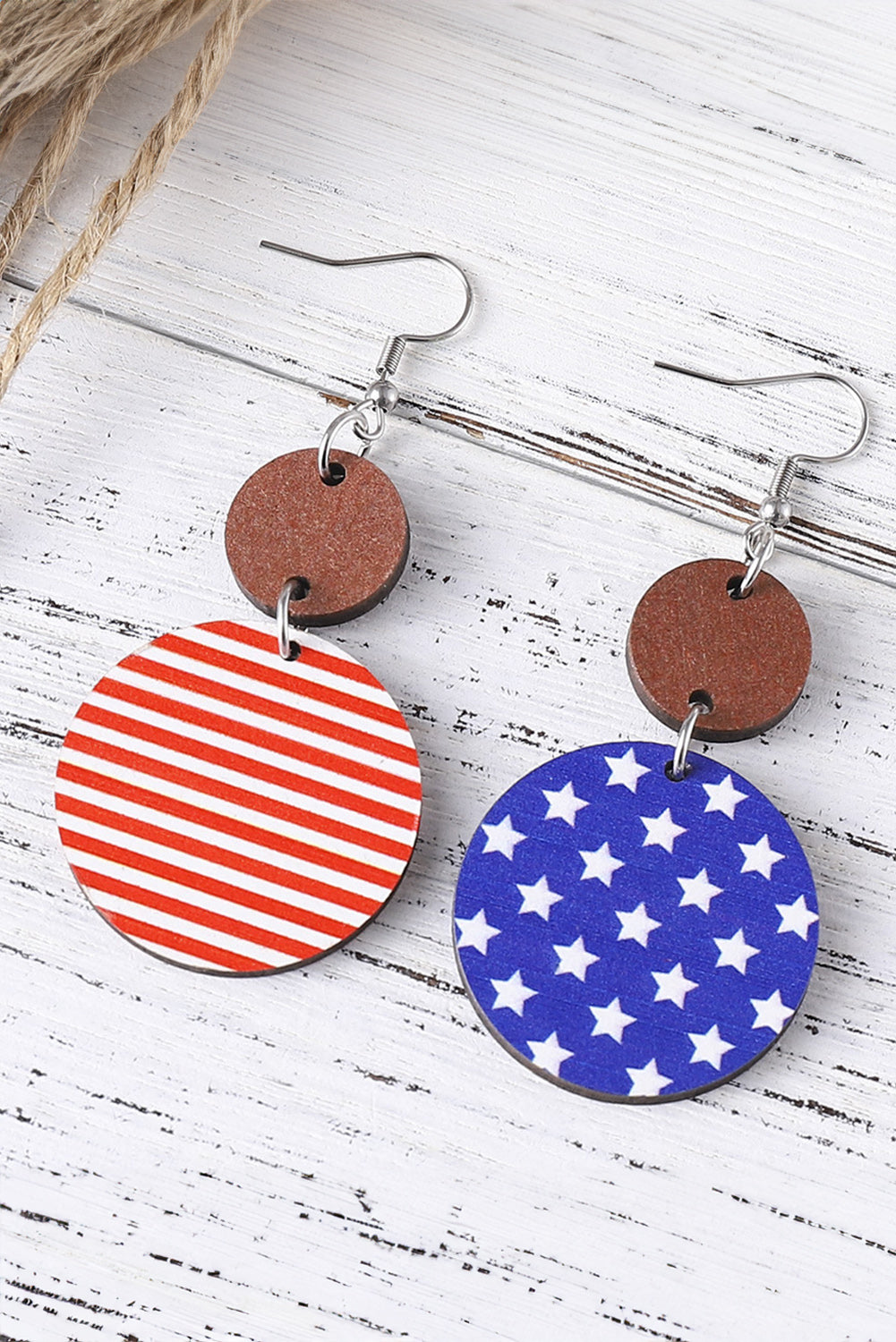 Boucles d'oreilles drapeau en bois bleu foncé du 4 juillet