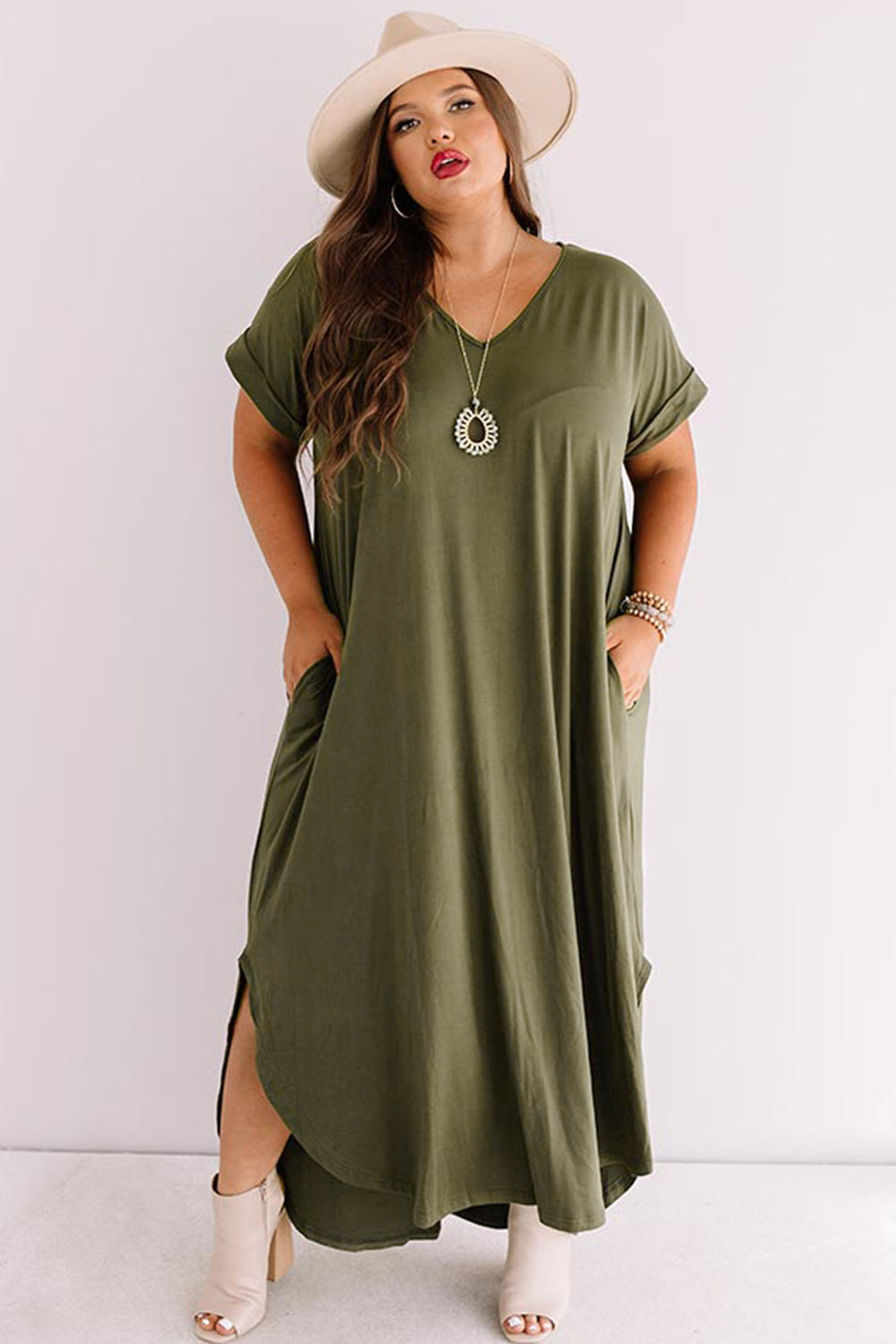 Vestido maxi en los puños enrollados de cuello de talla grande en verde