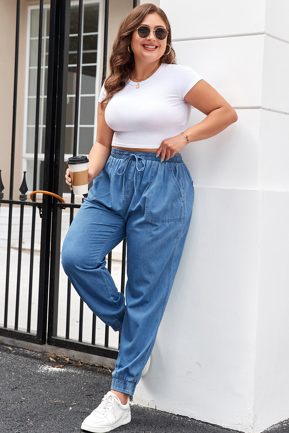 Pantalon de jogging en denim bleu crépuscule avec poches à la taille et cordon de serrage de grande taille