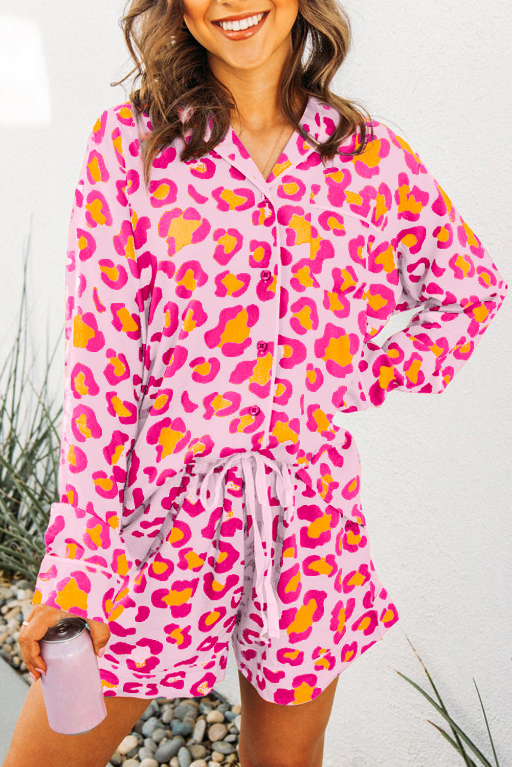 Ensemble pyjama rose chemise à manches longues et short à imprimé léopard-A WOMAN WE LOVE
