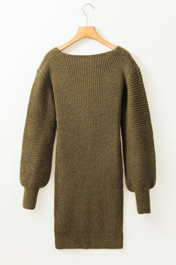 Green tightly -colored sweater dress