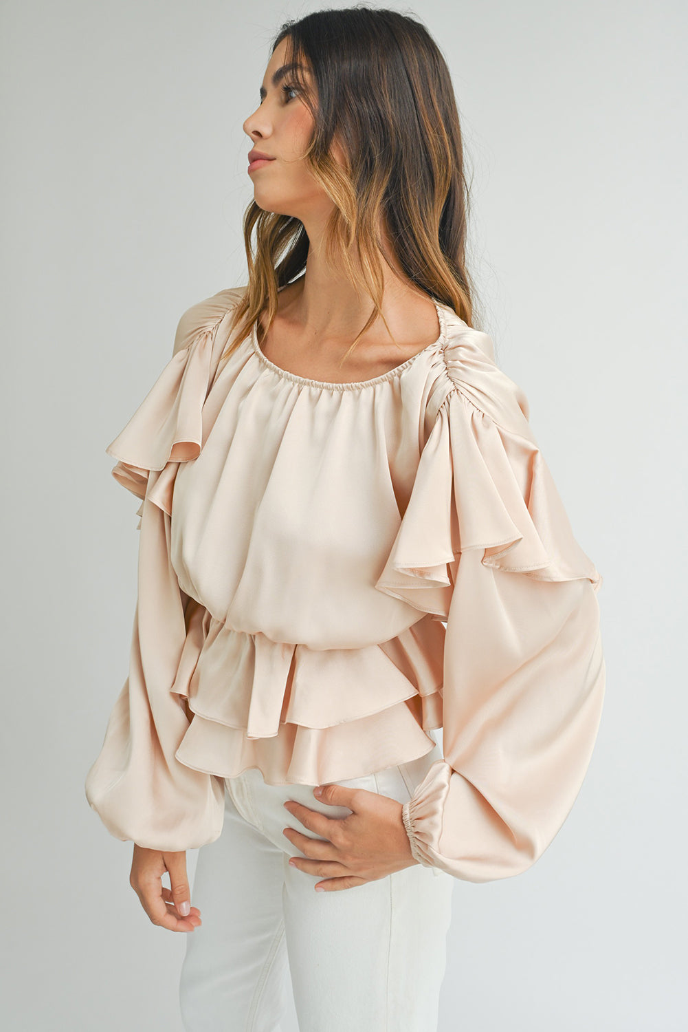 Blouse péplum à volants dans le dos avec trou de serrure à lacets et à l'avoine