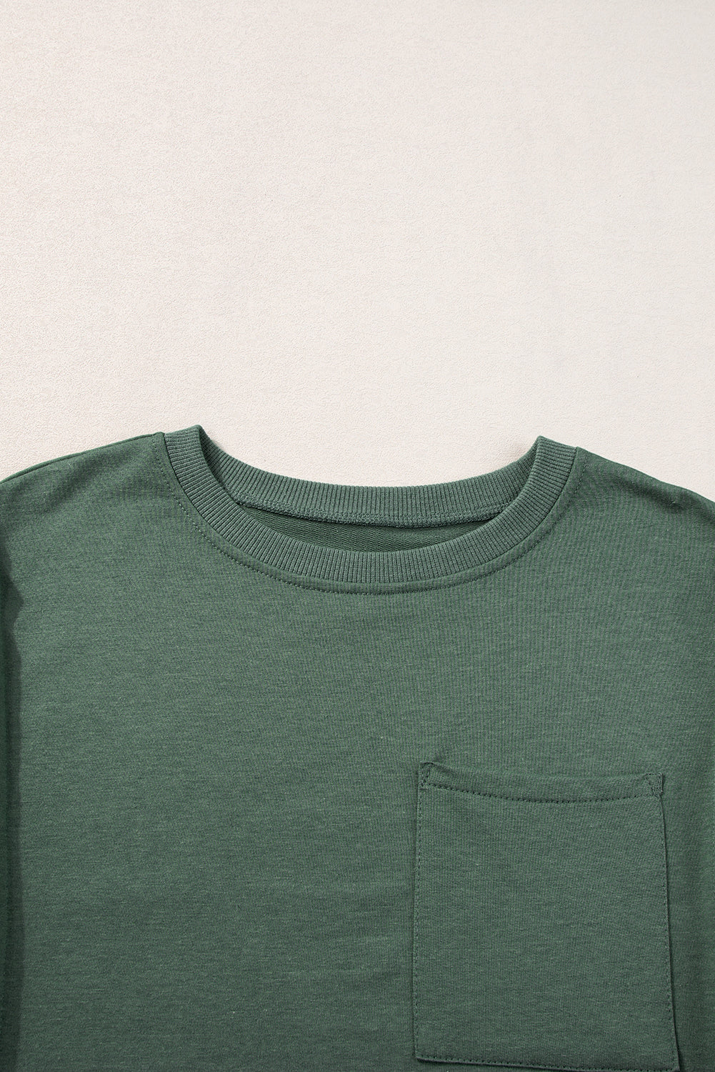 T-shirt ample fendu avec poche poitrine et couture exposée Laurel Green