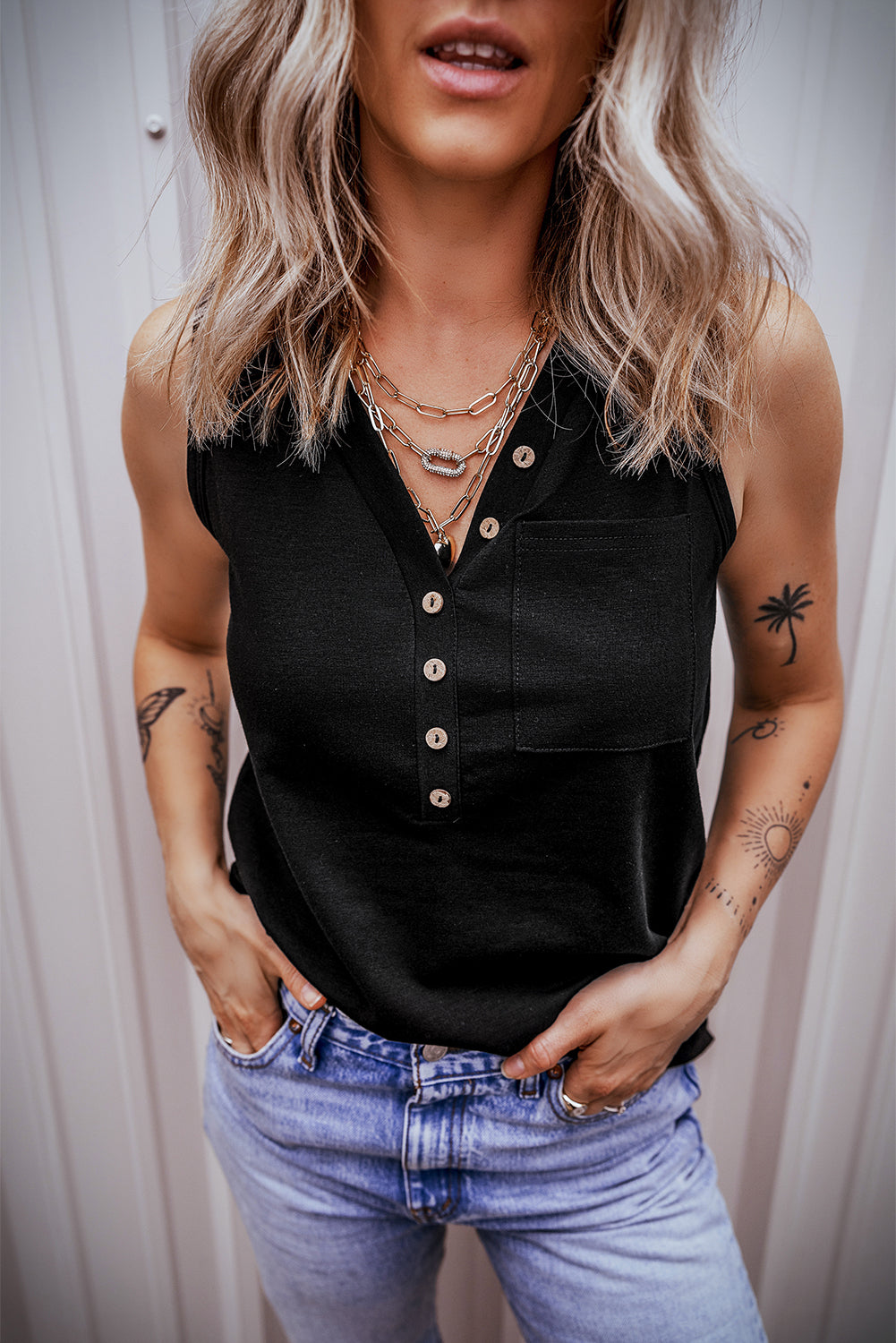 Débardeur noir à demi-bouton *-A WOMAN WE LOVE
