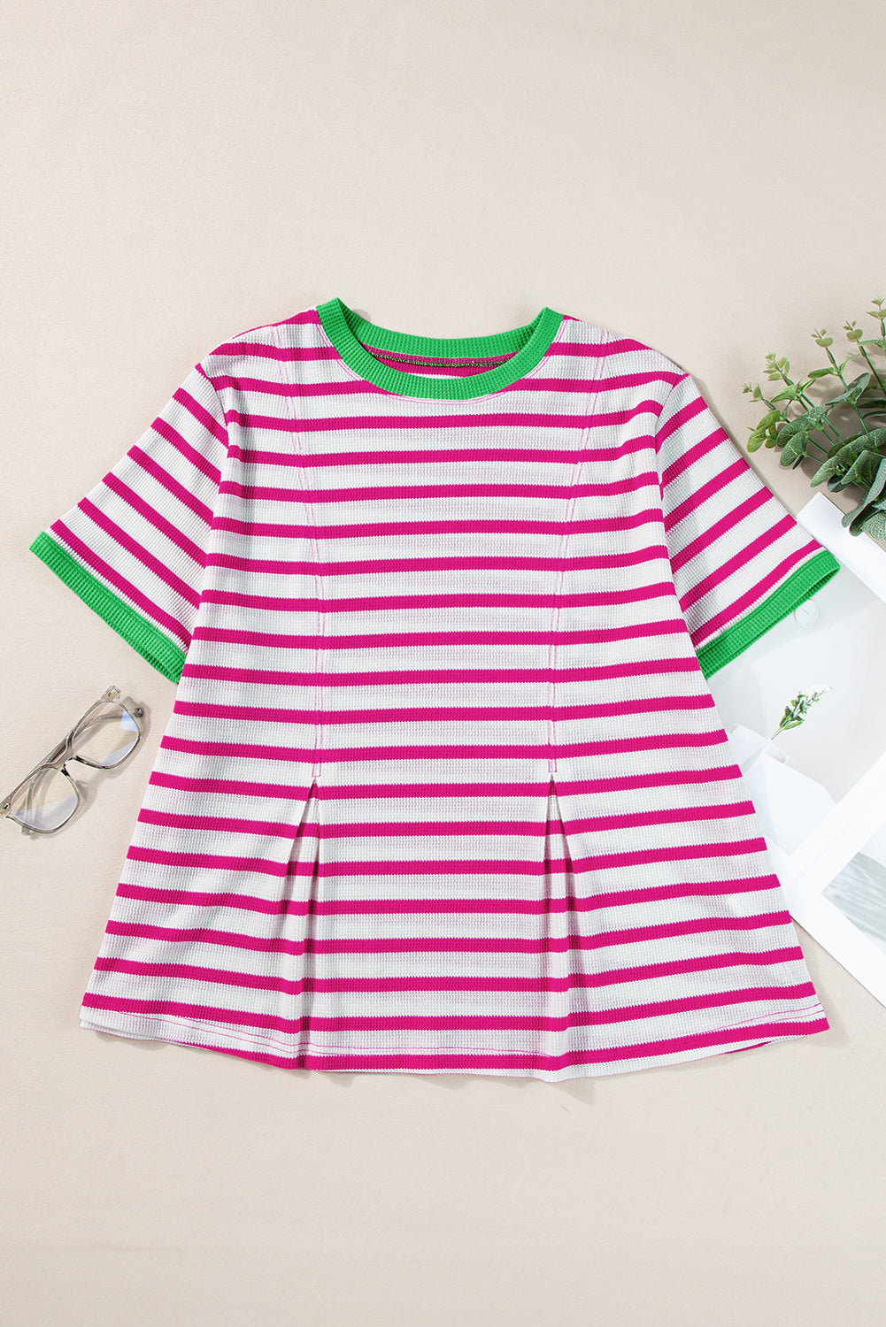 Ample with short sleeves and round neck with pink stripes and contrasting border