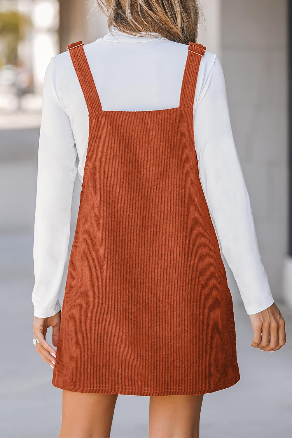 Robe salopette en velours côtelé sans manches avec poches avant unies à la cannelle
