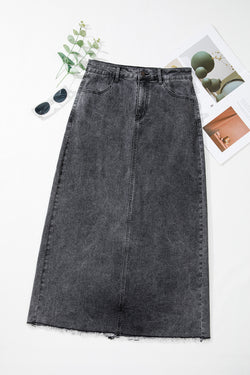 Jupe longue taille haute en denim gris foncé avec ourlet brut et fente dans le dos