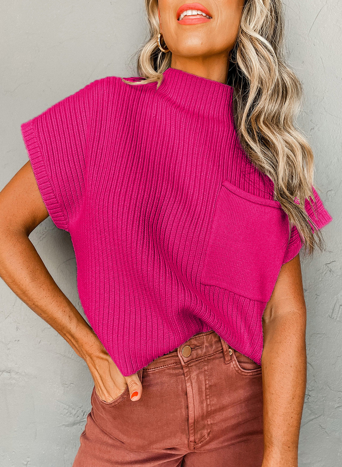 Pull à manches courtes en tricot côtelé *