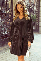Robe droite en velours texturé marron foncé à col en V