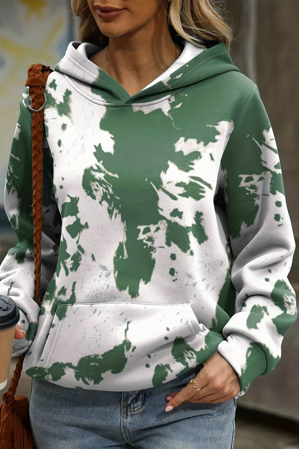 Sudadera con capucha suelta verde con bolsillo de canguro y estampado de tie-dye