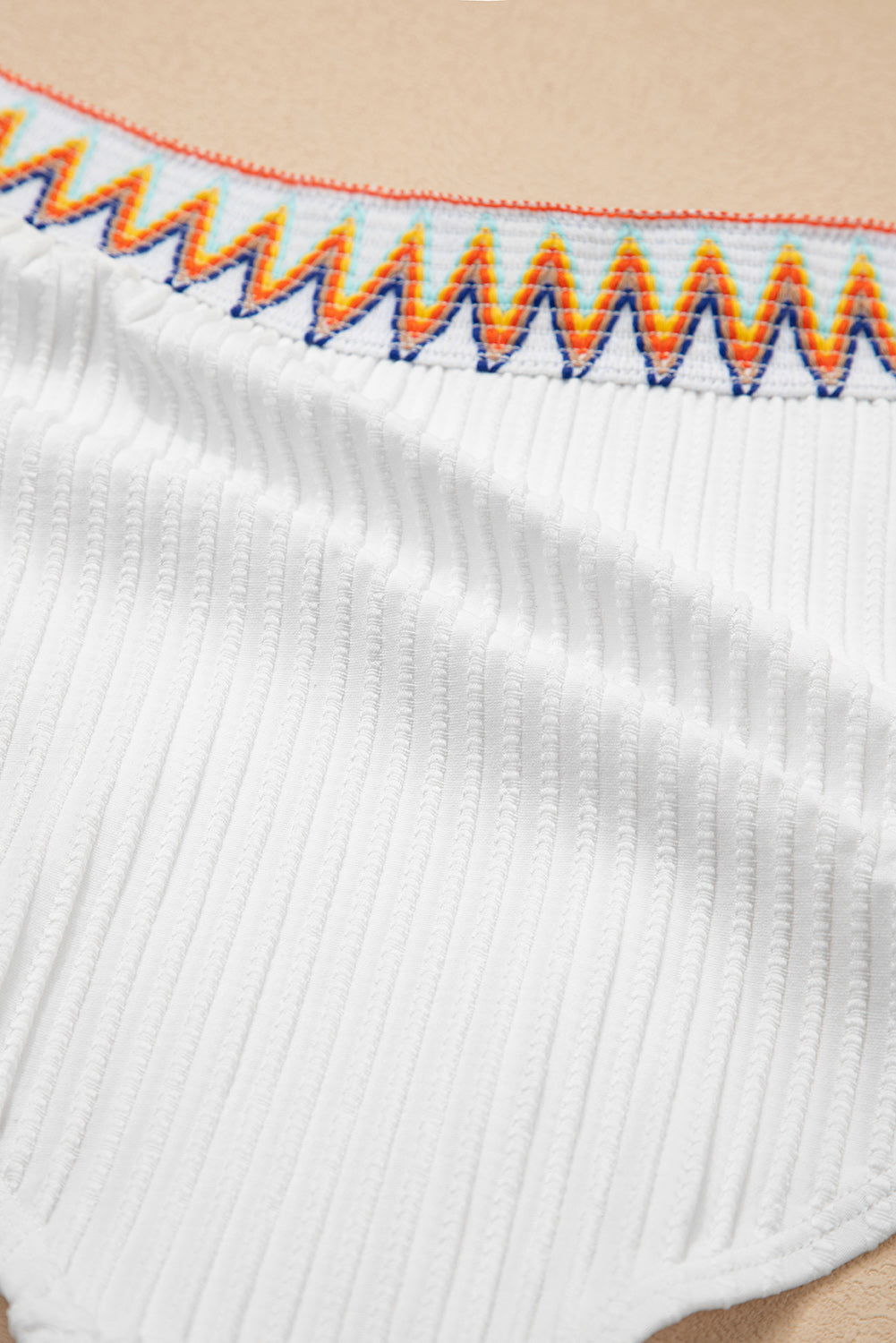 Bikini Taille Haute – Design Colorblock avec Tissu Texturé *