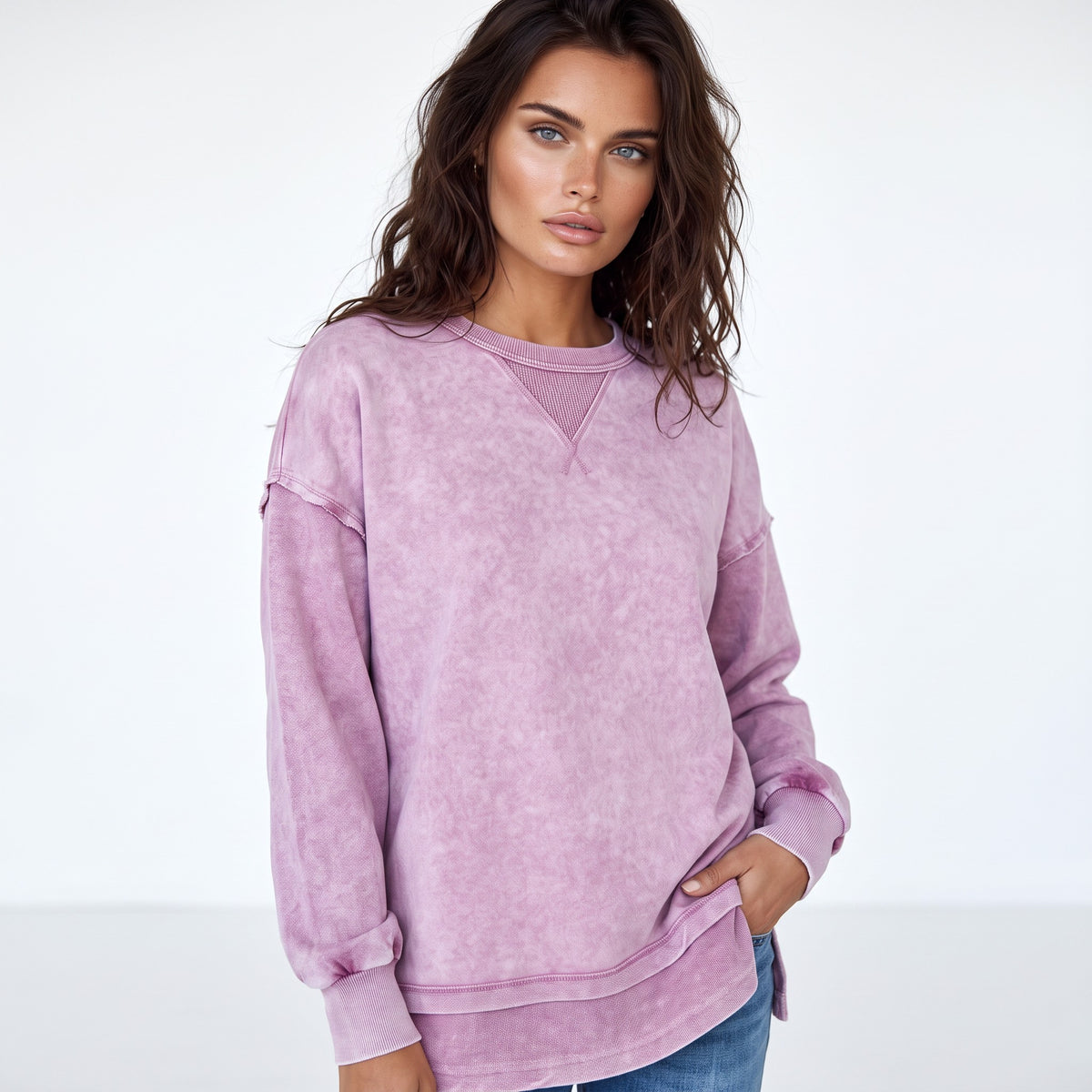 Drooping shoulder sweatshirt
