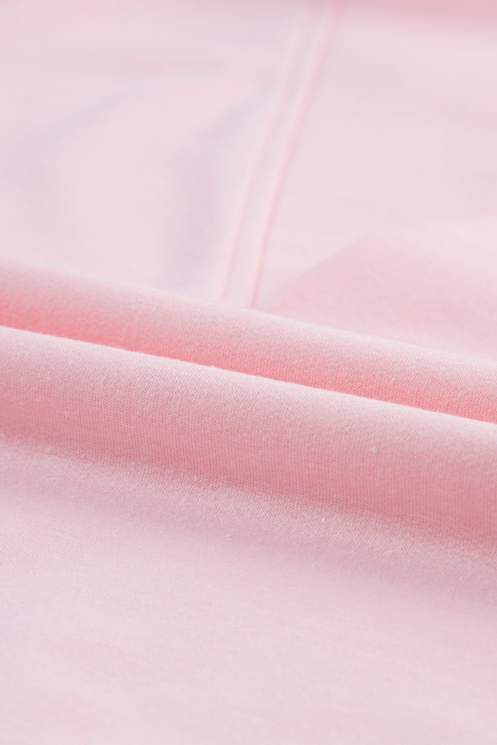 V-neck pink t-shirt and puffy sleeves