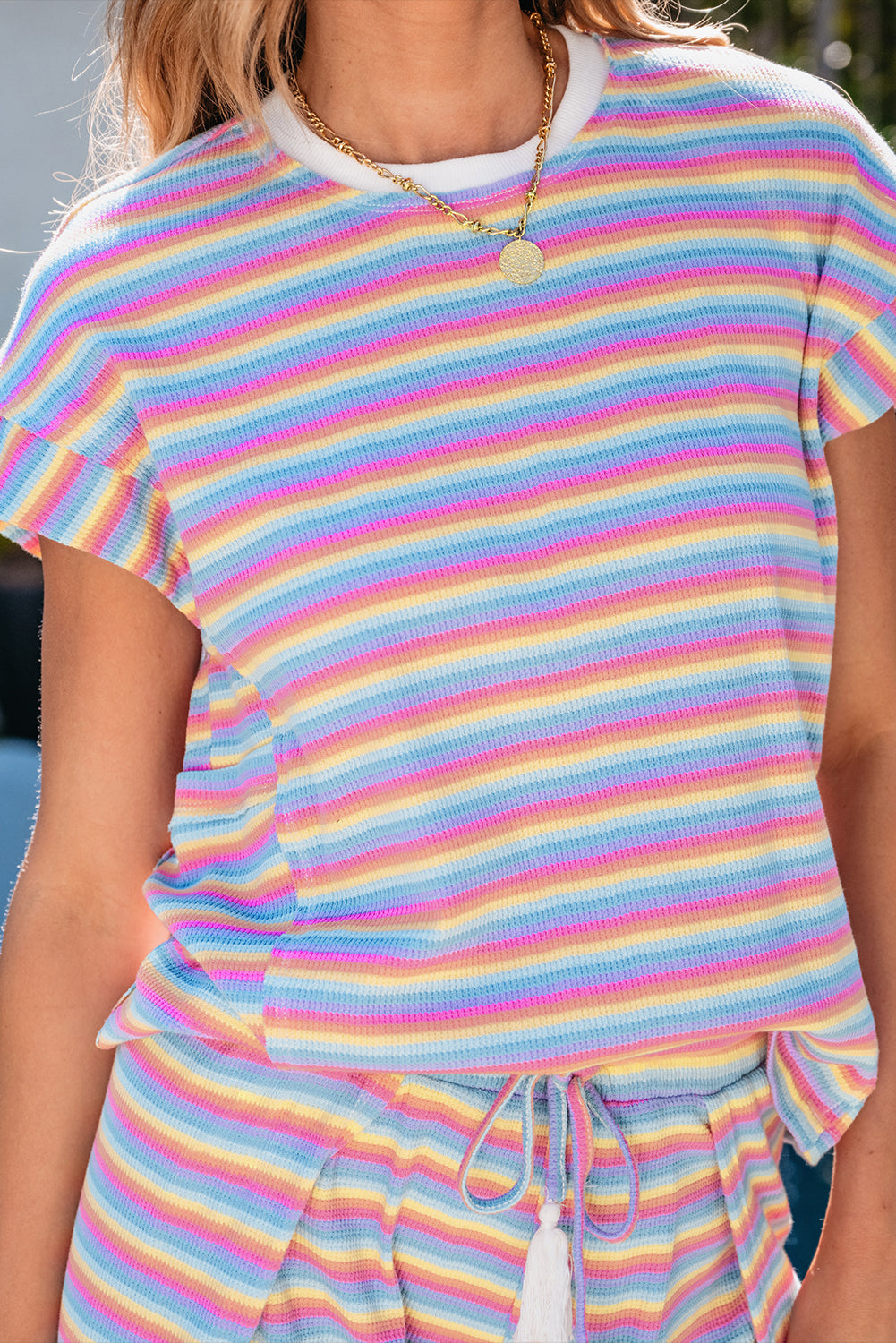 Stripe rayo arcoiris tee camada con borde de pantalones de pierna ancha set