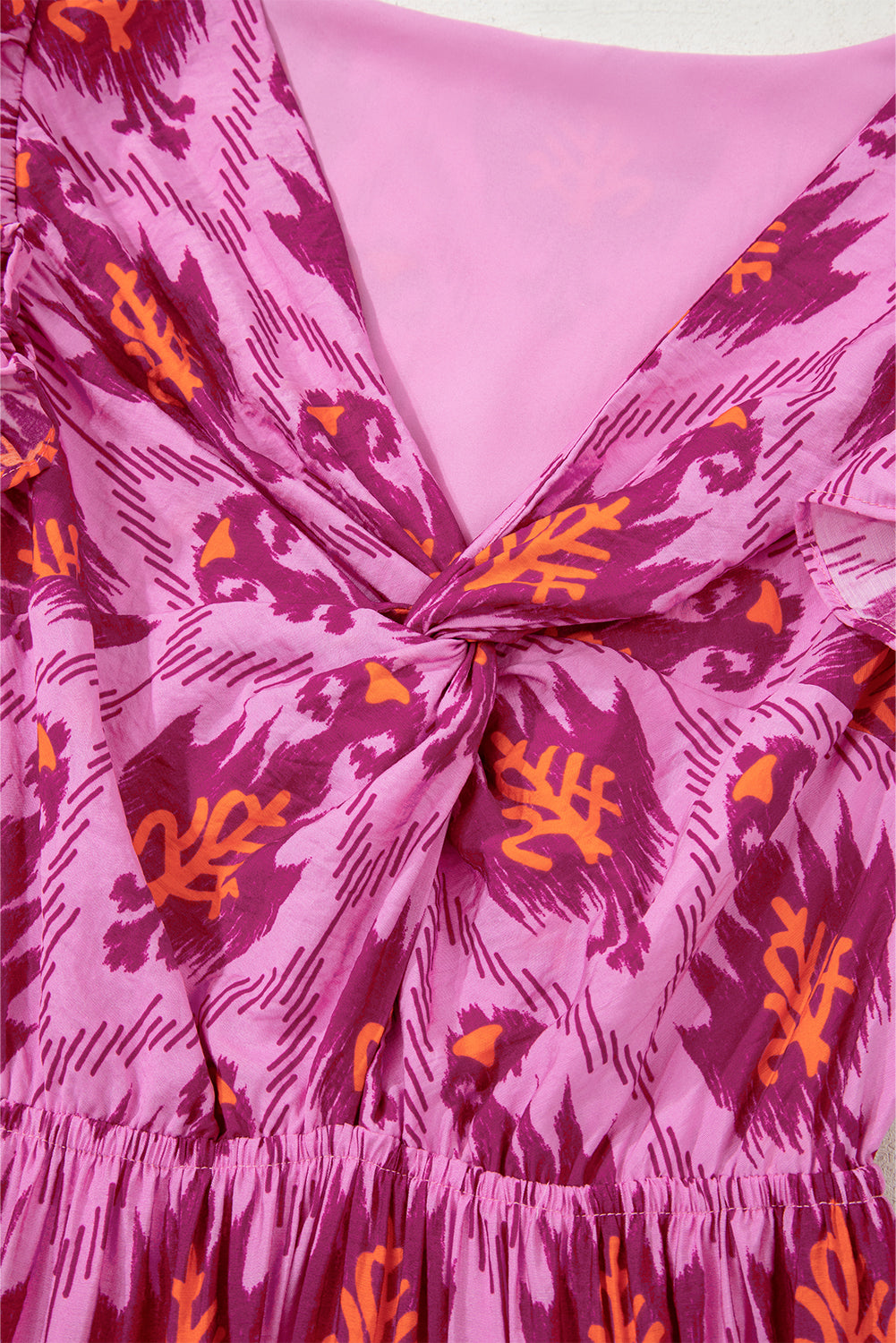 Robe longue à manches volantées et torsadées sur le devant à imprimé rétro Bonbon