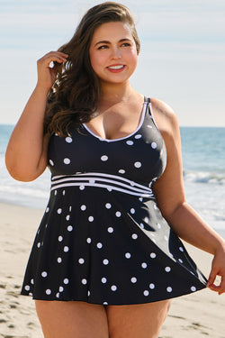 Large -waisted black bathroom dress and polka dot border