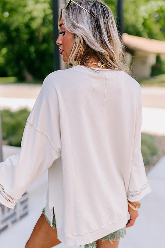 Casual high with wide sleeves and drooping shoulders *