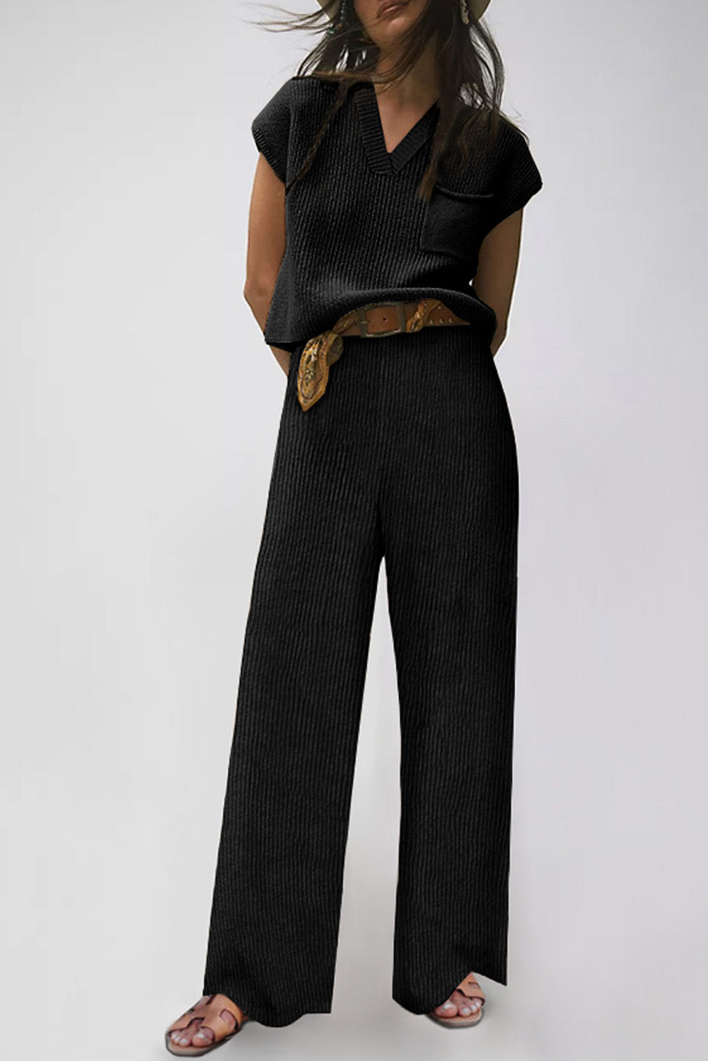 Ensemble pull noir tricoté à col en V et pantalon décontracté-A WOMAN WE LOVE