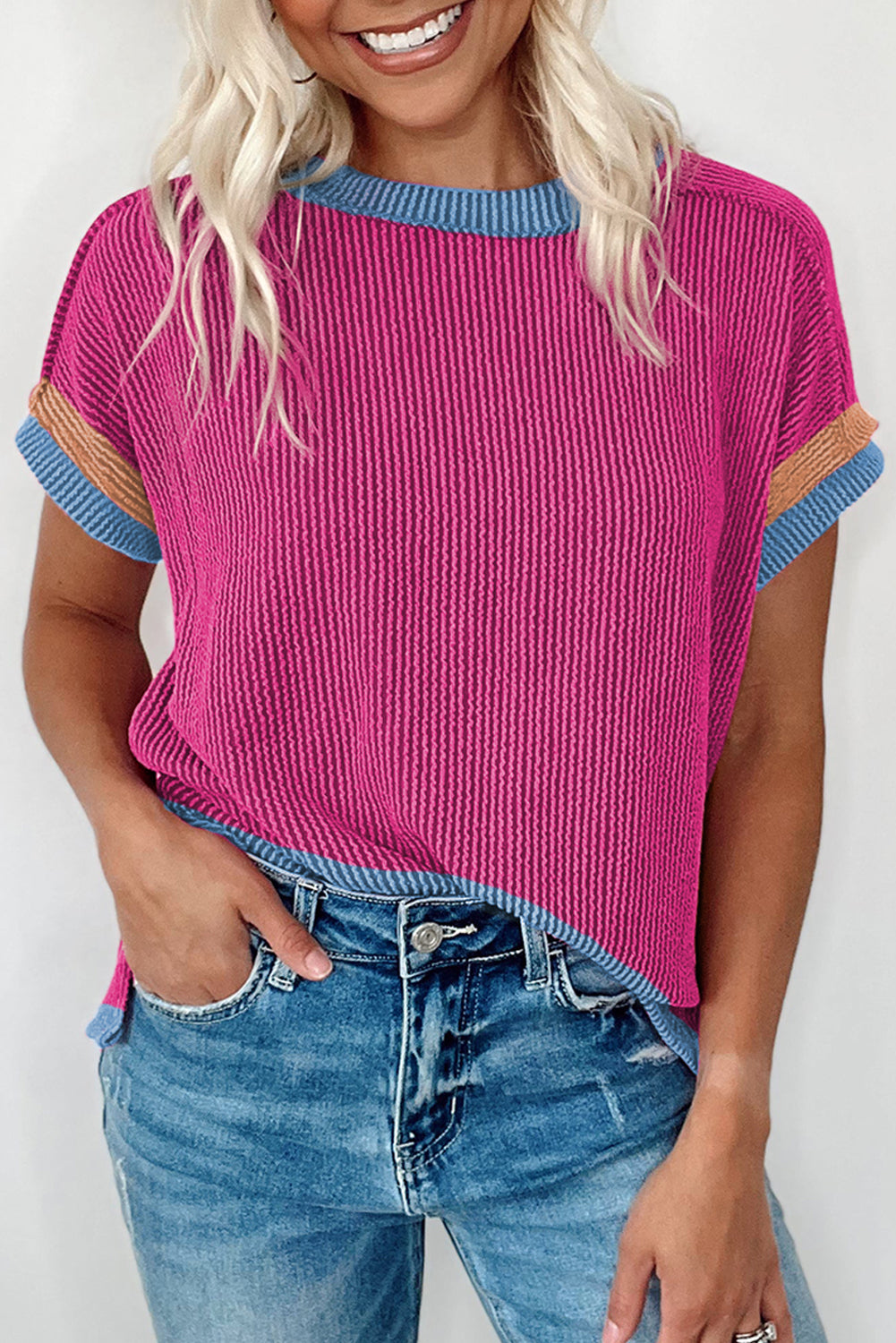 T-shirt with round neck and contrasting border textured bright pink