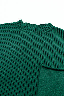 Vestido de suéter de costura de punto corto con bolsillo de parche verde negruzco