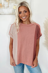 Camiseta con cuello de forma apretada *