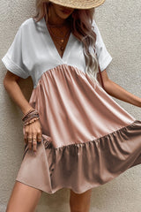 Robe ample à plusieurs niveaux, beige français clair, triple couleurs, col en V, poignets pliés