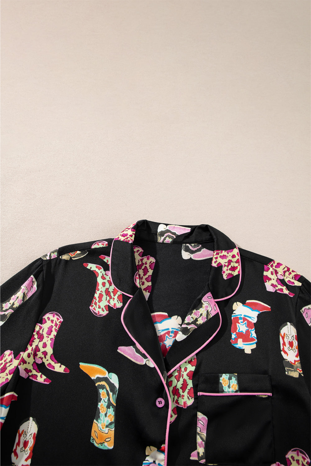 Ensemble pyjama court imprimé bottes western noires-A WOMAN WE LOVE