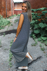 Combinaison sans manches à jambe large *-A WOMAN WE LOVE