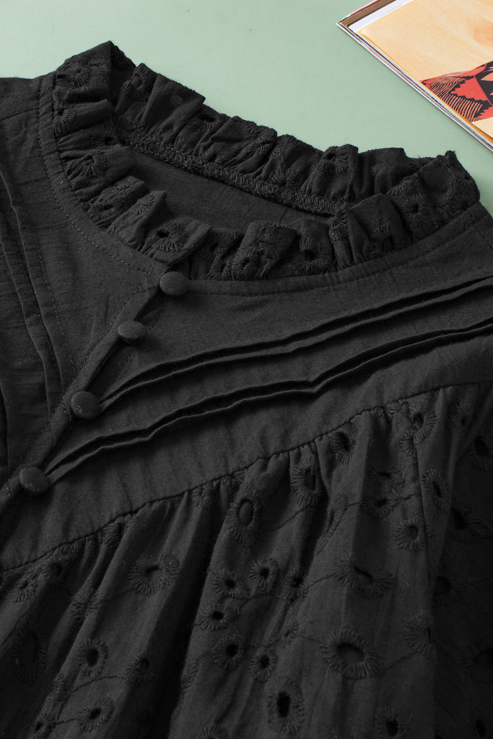 Blouse noire à manches bouffantes *-A WOMAN WE LOVE